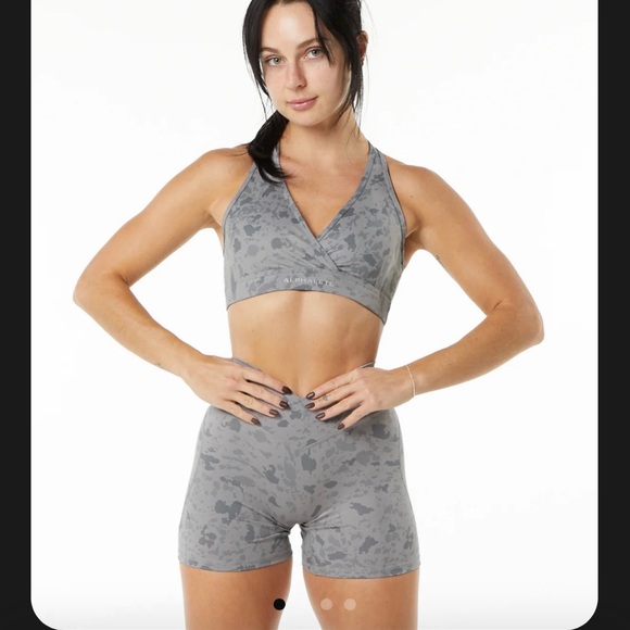 Alphalete Surface Wrap Sports Bra - Picture 4 of 4